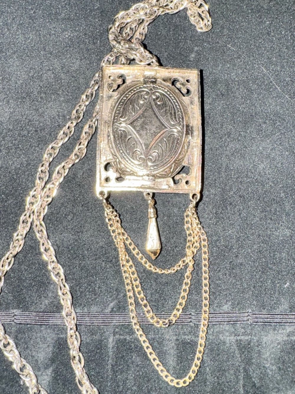 Vintage Gold-Tone Rectangle Locket Pendant Chain Necklace - Picture 5 of 9